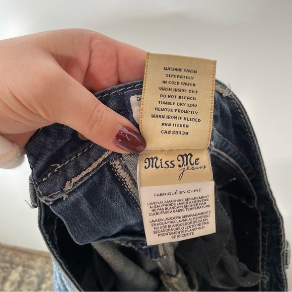 Miss Me Easy Boot Jeans Size 28 - Picture 8 of 9